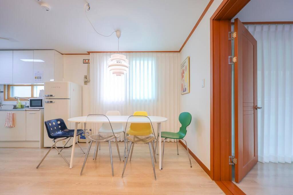 Holiday home Newspellbinding House/ Hongik St. Exit2 10min