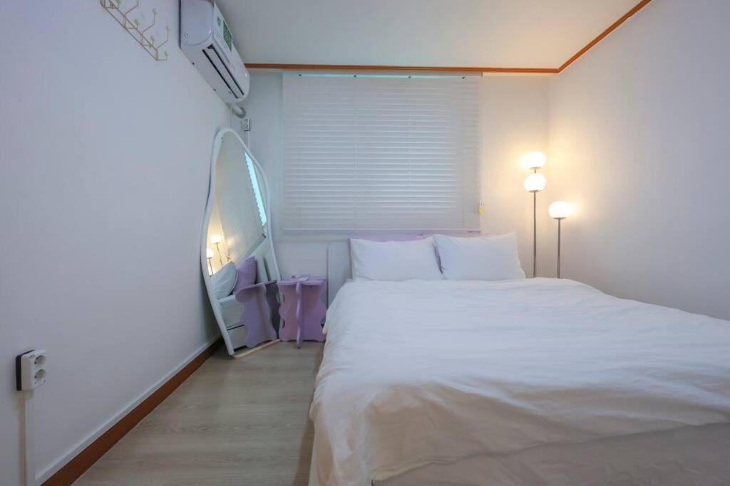 Holiday home Newspellbinding House/ Hongik St. Exit2 10min *