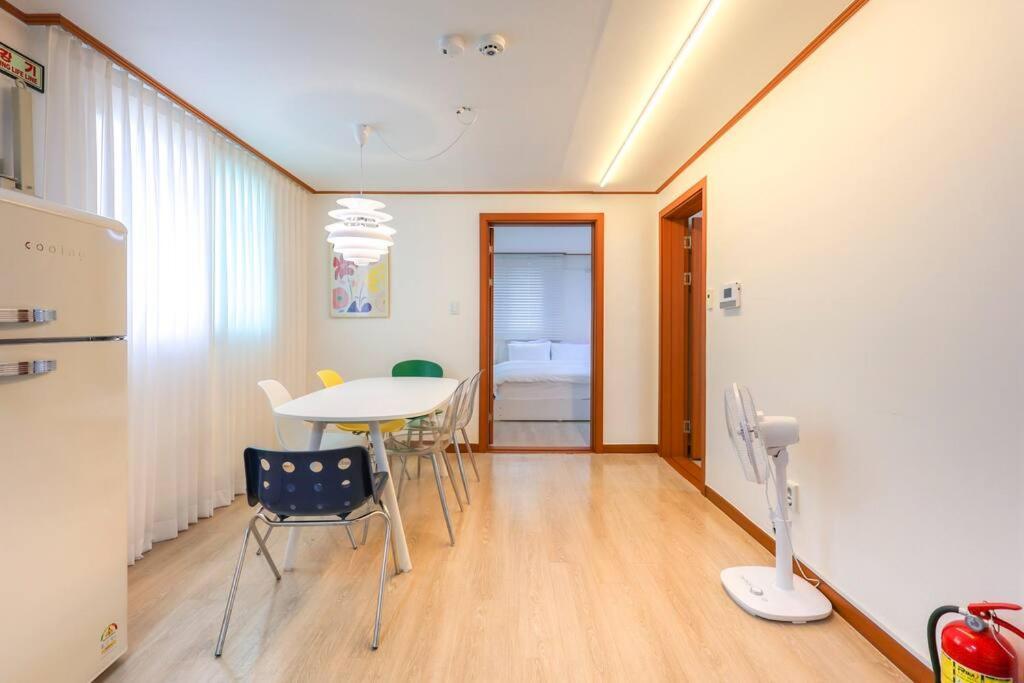 Holiday home Newspellbinding House/ Hongik St. Exit2 10min