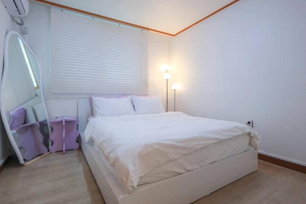 Newspellbinding House/ Hongik St. Exit2 10min Holiday home *