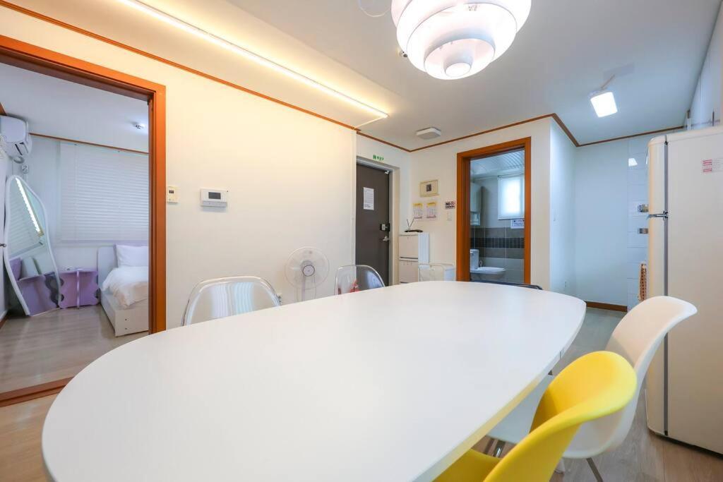 Newspellbinding House/ Hongik St. Exit2 10min Holiday home *