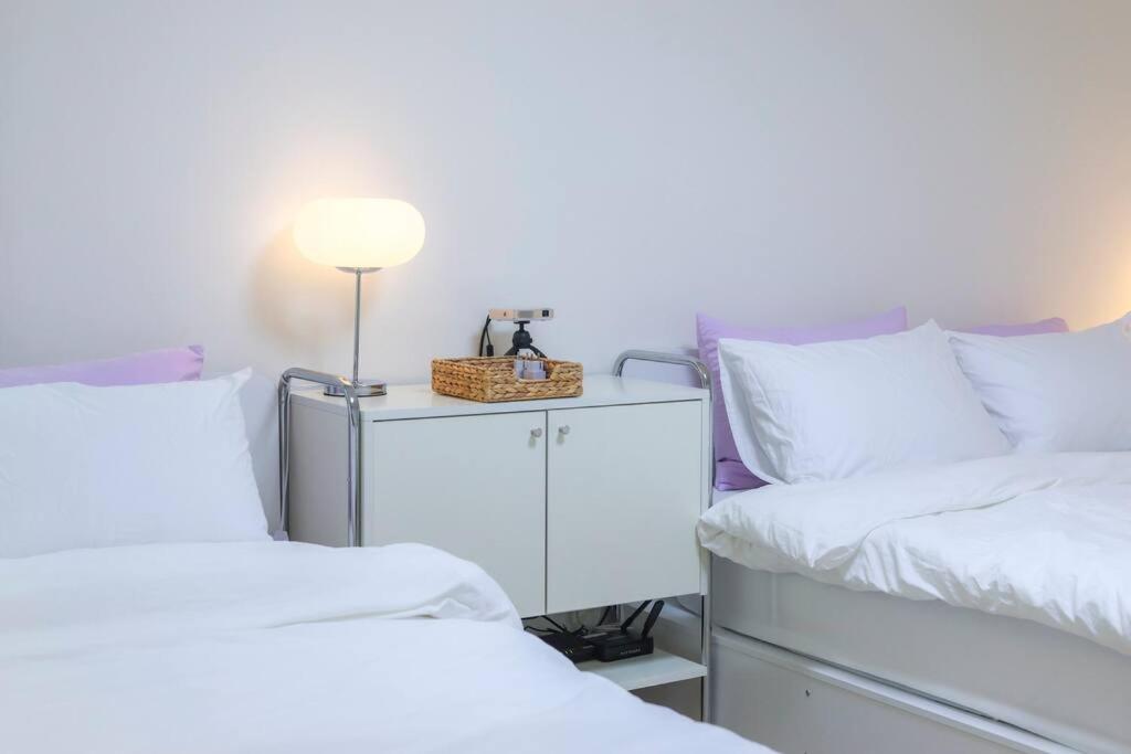 Newspellbinding House/ Hongik St. Exit2 10min Rumah percutian Seoul