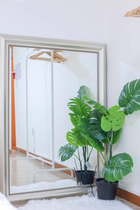 Newspellbinding House/ Hongik St. Exit2 10min *